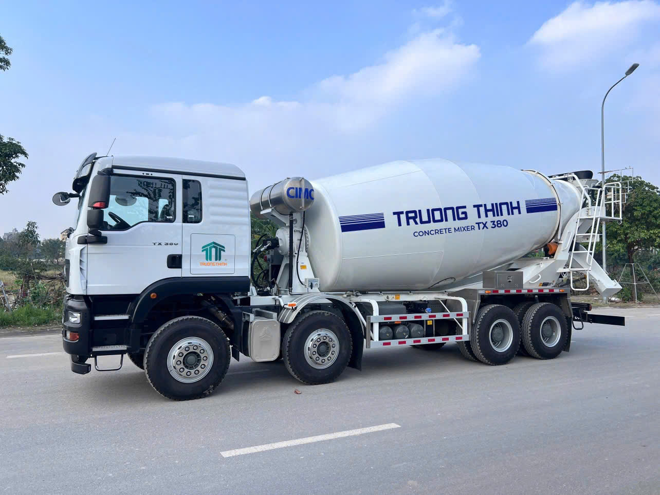 Trộn bê tông Howo TX 15 khối Trộn bê tông howo TX 15 khối