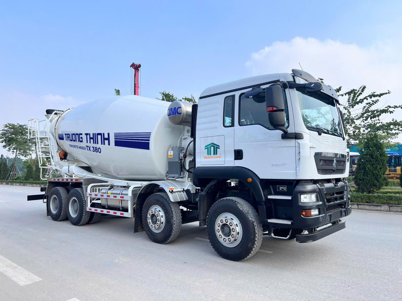 Trộn bê tông Howo TX 15 khối